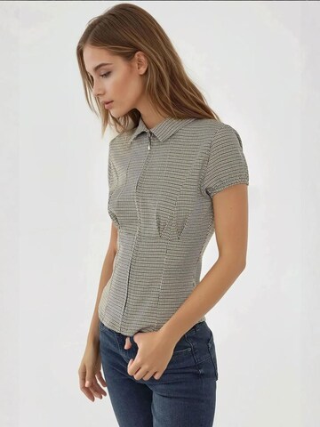 Camicia da donna di Hiccup in beige
