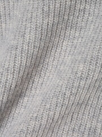 Marie Lund Sweater in Grey