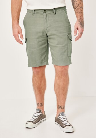 REDPOINT Regular Cargo Pants in Green: front