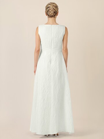 APART Kleid in Beige