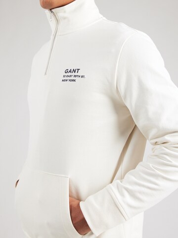 GANT Sweatshirt in Beige