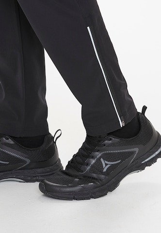 North Bend Regular Sports trousers 'Camwell' in Black