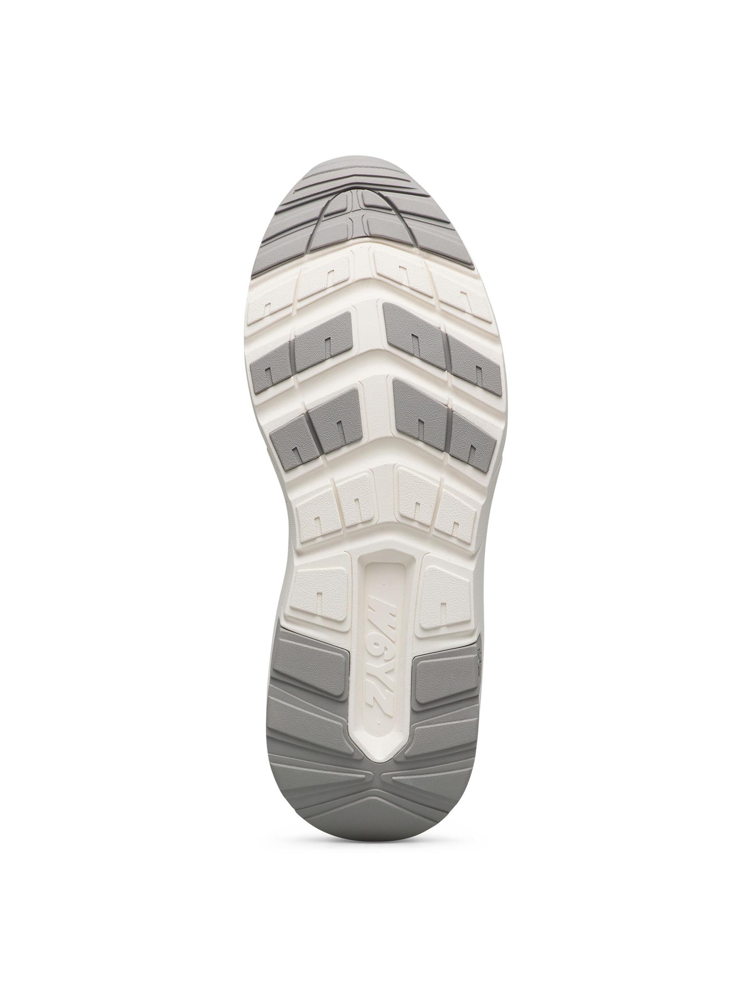 W6YZ Platform trainers 'NEXT-M.' in White