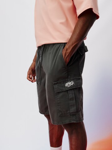 Loosefit Pantalon cargo 'Jesse' FCBM en gris