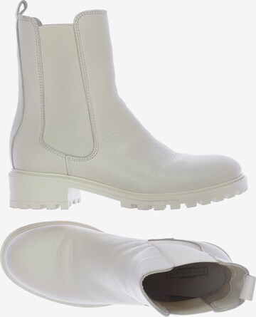 5TH AVENUE Dress Boots in 39 in White: front
