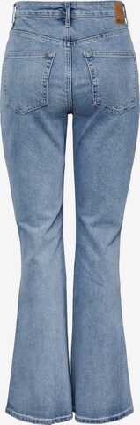PIECES Flared Jeans 'Holly' in Blau