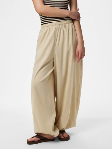 PIECES Tønde Bukser 'PCSmilla' i beige: forside