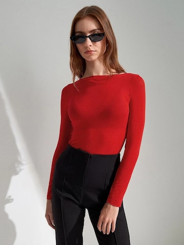 Dilvin Shirt in Red: front