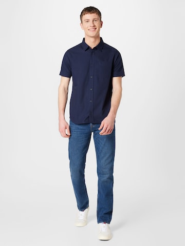 MELAWEAR - Regular Fit Camisa 'DEEPAK' em azul