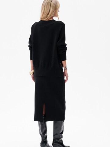 Blue Shadow Sweater in Black