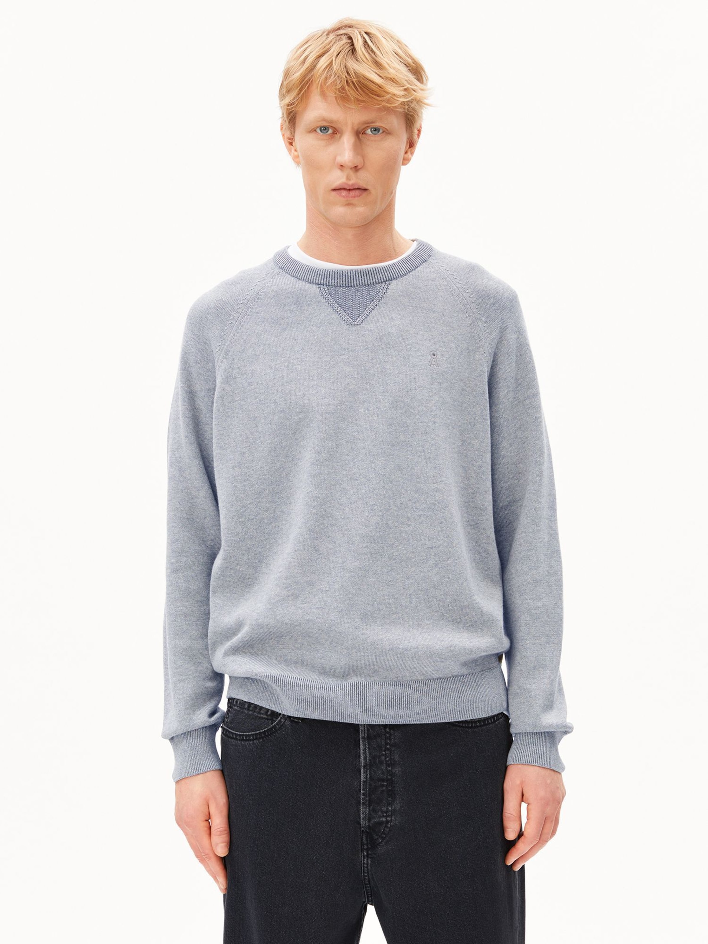 Pull-over ARMEDANGELS en gris : devant
