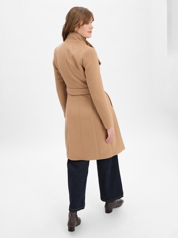 Marie Lund Tussenmantel in Beige
