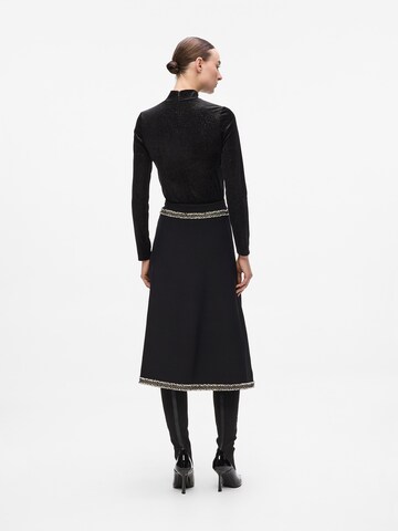 juoda Karl Lagerfeld Sijonas