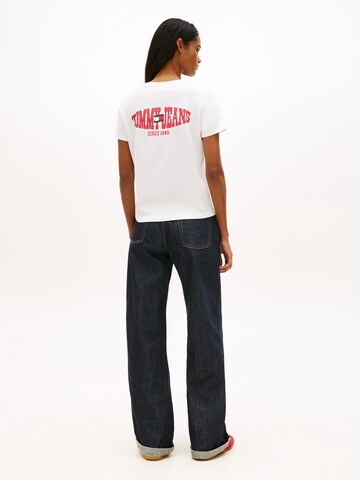 Tommy Jeans Тениска в бяло: отпред