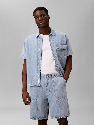 Calvin Klein Jeans Loosefit Shorts in Blau: Vorderseite