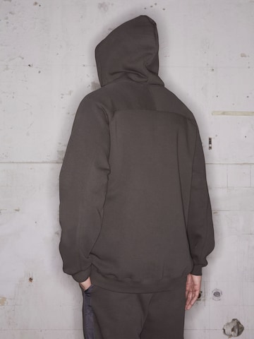 ABOUT YOU x Rewinside Zip-Up Hoodie 'Marco' in Grey