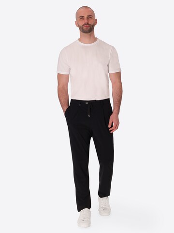 Effilé Pantalon chino 'Rio T.Active' Distretto12 en noir