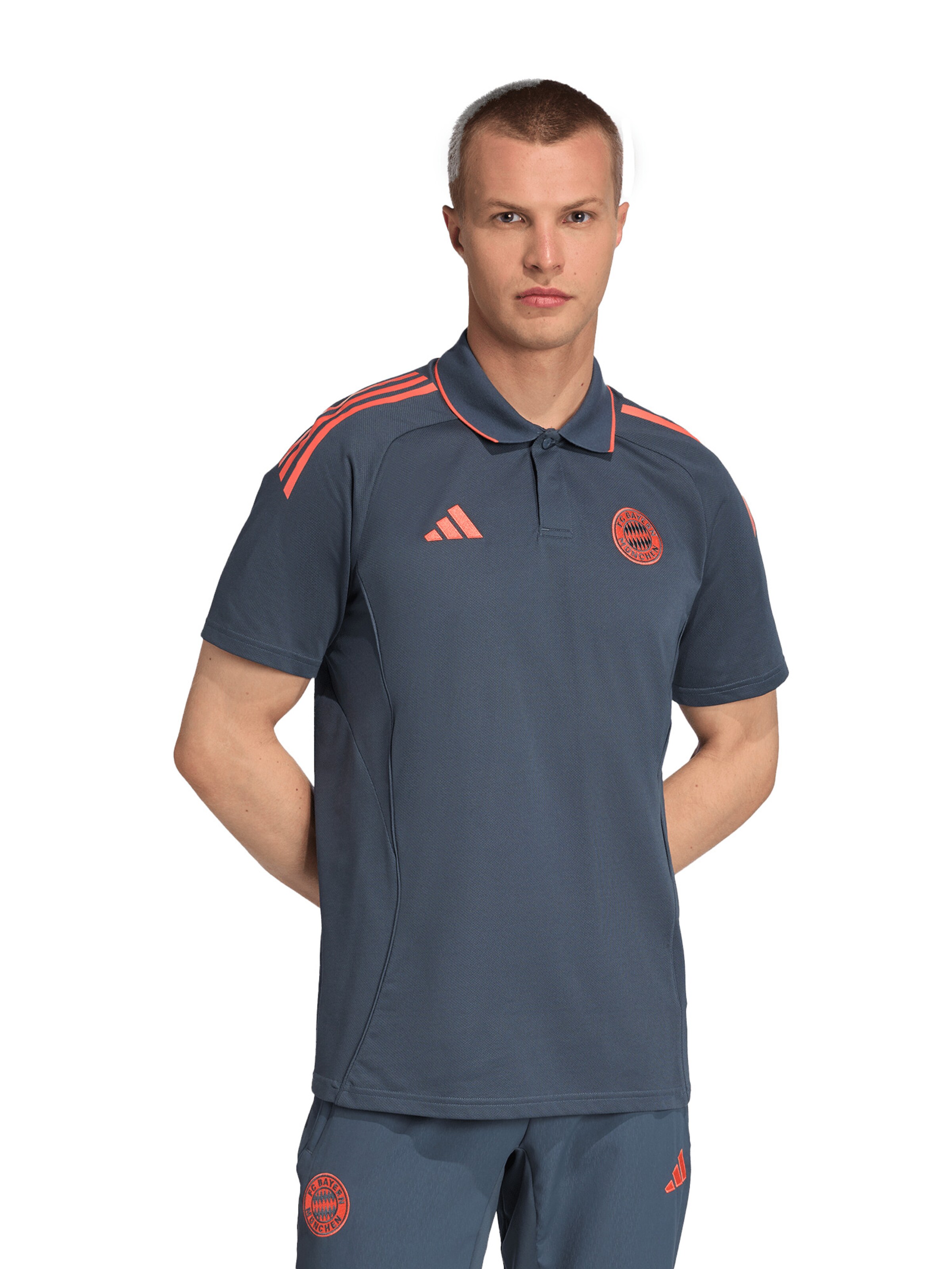 FC BAYERN MÜNCHEN Shirt 'Teamline Coach' in Grey: front