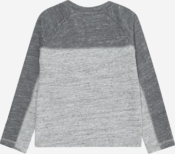 T-Shirt GAP en gris