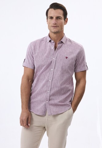 Coupe regular Chemise Felix Hardy en rouge : devant