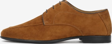 Kazar - Sapato com atacadores em castanho: frente