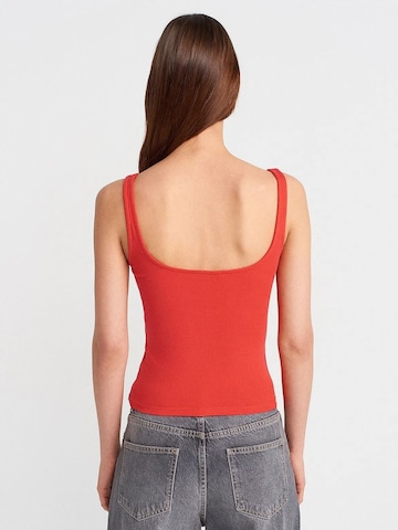 Dilvin Top in Red