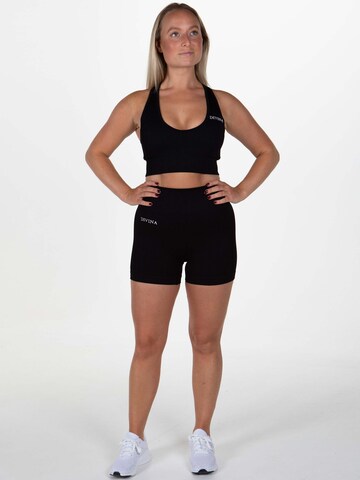 Divina Skinny Sportshorts 'Wavy' in Schwarz