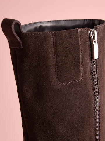 Stivale 'Tabitha Simmons x Next Cassidy' di Next in marrone