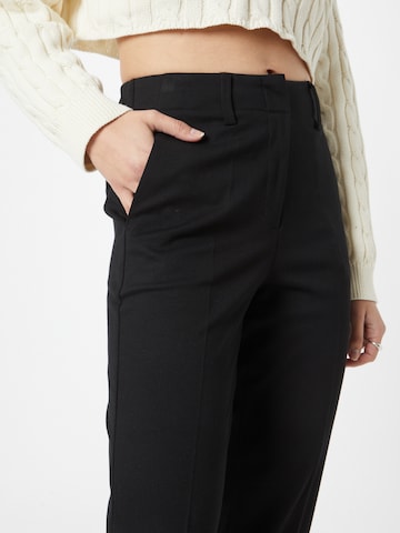 GERRY WEBER Slimfit Kalhoty s puky – černá