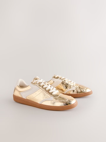 Sneaker bassa 'Forever Comfort' di Next in oro