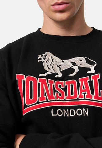 Lonsdale London - Sweatshirt 'Lawins' em preto