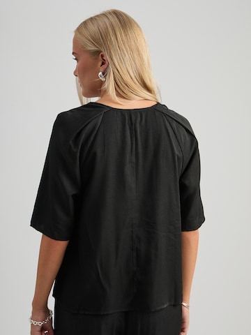 Peppercorn - Top 'Bea' en negro