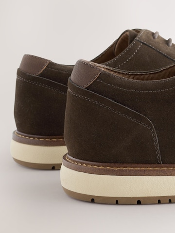 Chaussure à lacets Next en marron
