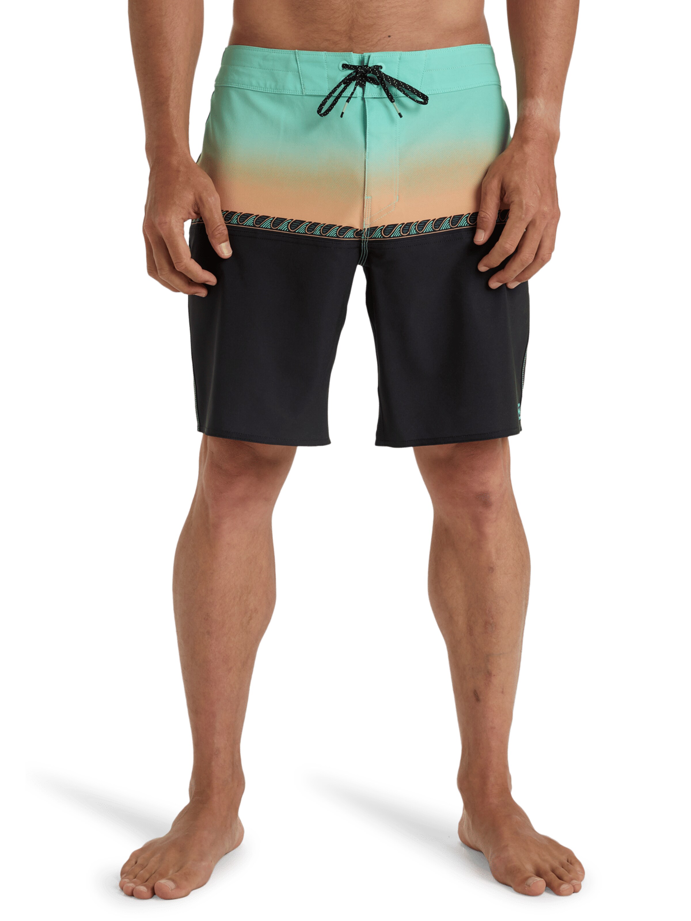 BILLABONG Boardshorts 'Fifty50 Pro 18' in Zwart: voorkant