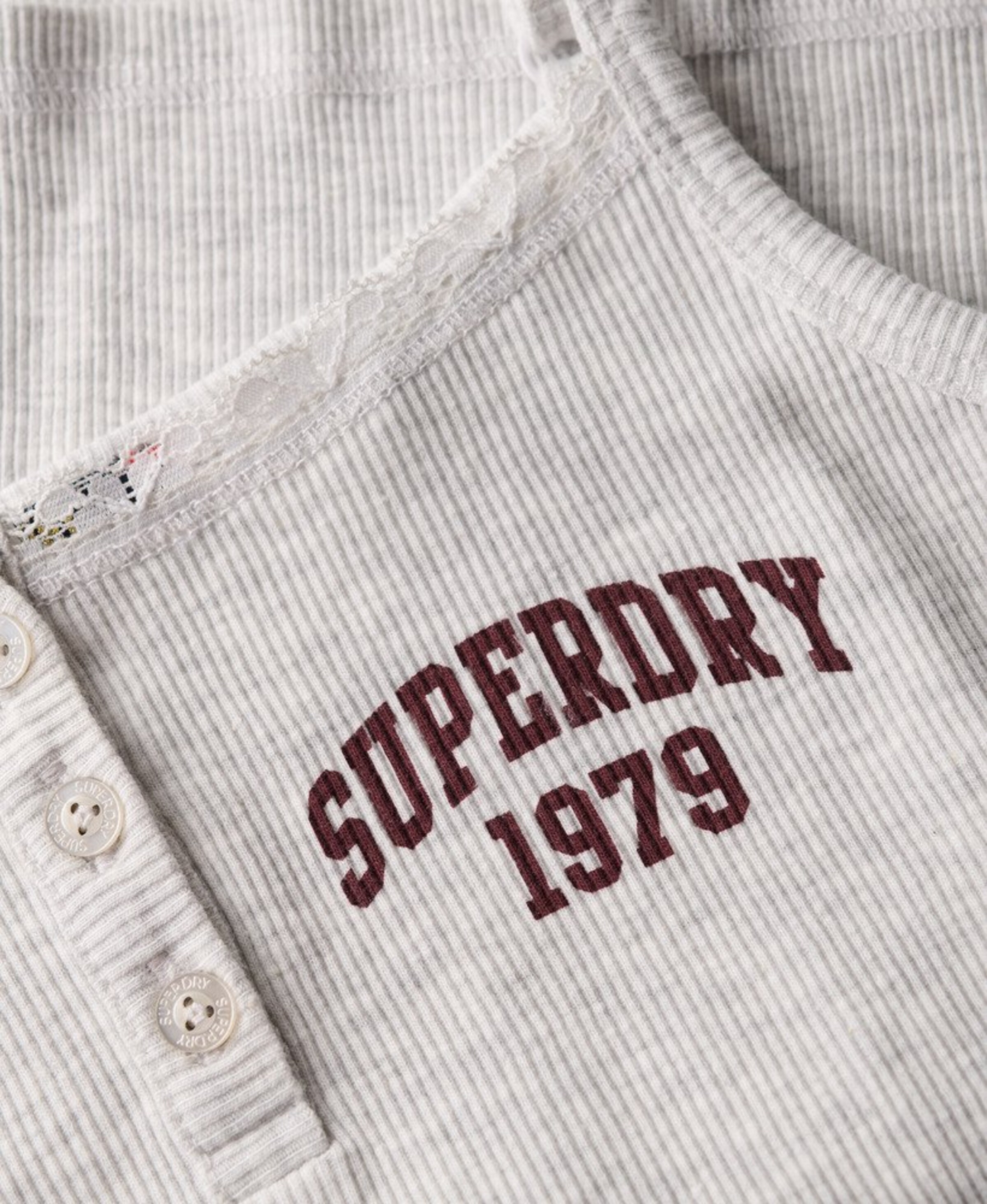 Superdry Top in Grau