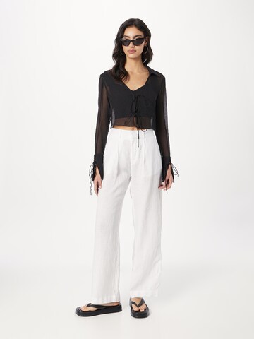 Gina Tricot Loose fit Pleat-front trousers 'Denise' in White