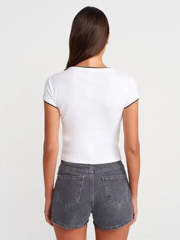 Maglietta 'T-Shirts' di Dilvin in bianco