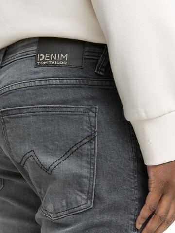 Coupe slim Jean 'Piers' TOM TAILOR DENIM en gris