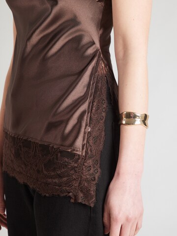 ABOUT YOU Toppi 'Christina' värissä ruskea