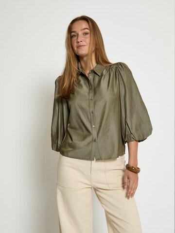 Peppercorn Blouse 'Bea' in Groen: voorkant