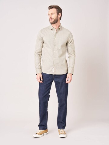 Coupe regular Chemise Deeluxe en beige