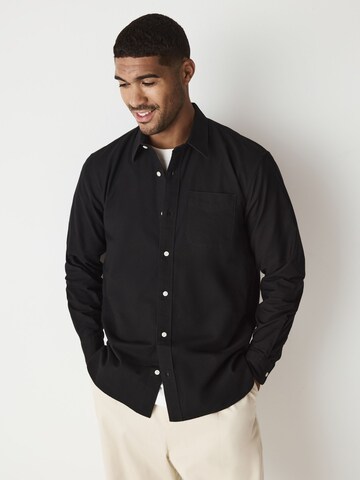 Coupe regular Chemise Next en noir : devant