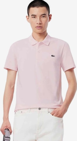 LACOSTE - Camiseta 'Polo lacoste rosa toned logo regular shirt' en rosa: frente