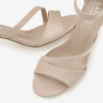 LASCANA Sandalen met riem in Beige