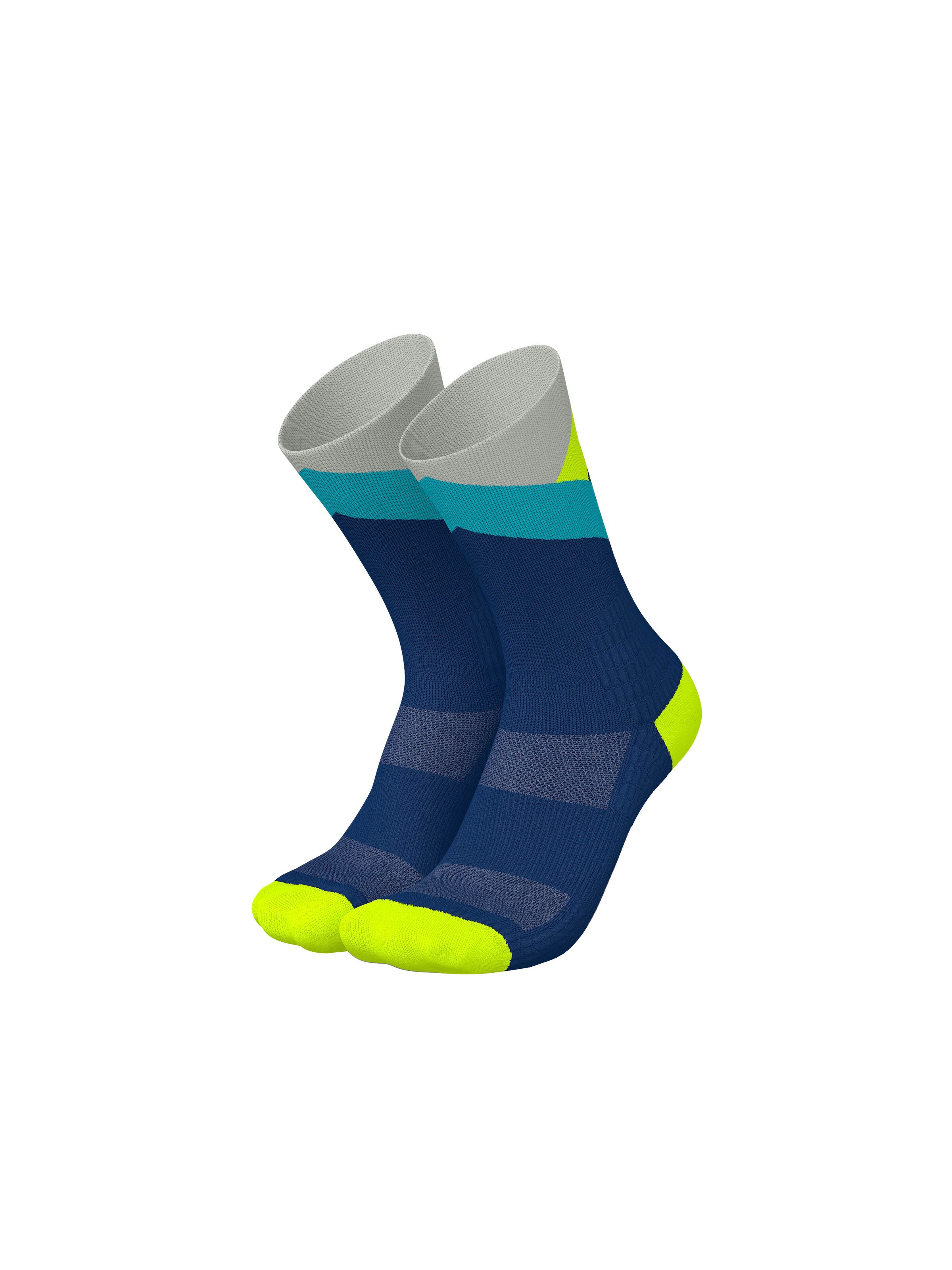 INCYLENCE Athletic Socks 'TRAIL SUMMITS' in Yellow: front