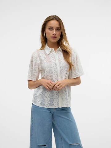 Camicia da donna 'VMDELSIE' di VERO MODA in bianco: frontale