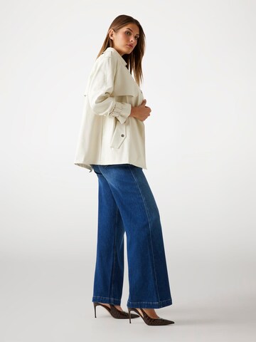 GUESS Between-Seasons Coat in Beige