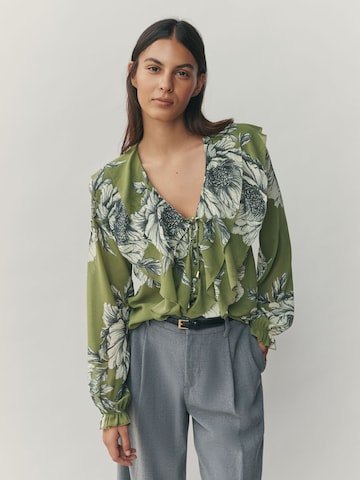 Next Blouse in Green: front