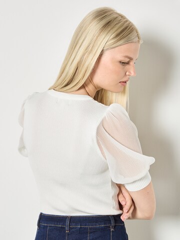 Chemisier ' ' Apricot en blanc