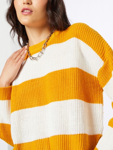 ABOUT YOU Sweater 'Thassia' in Yellow